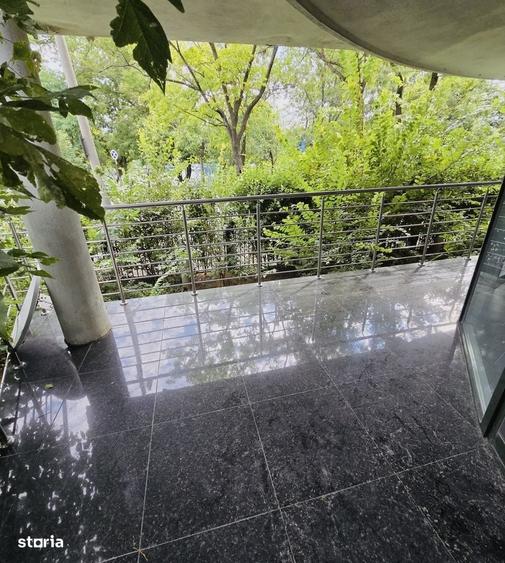 Apartament cu 4 camere decomandat în Herăstrău