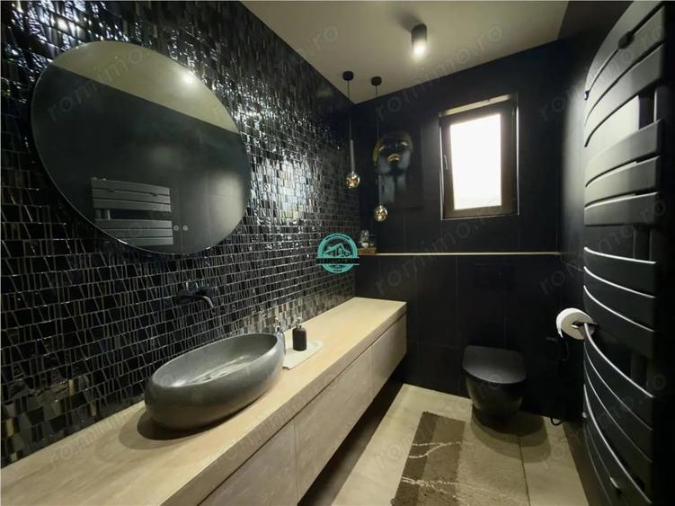 Apartament cu 4 camere decomandat în Central