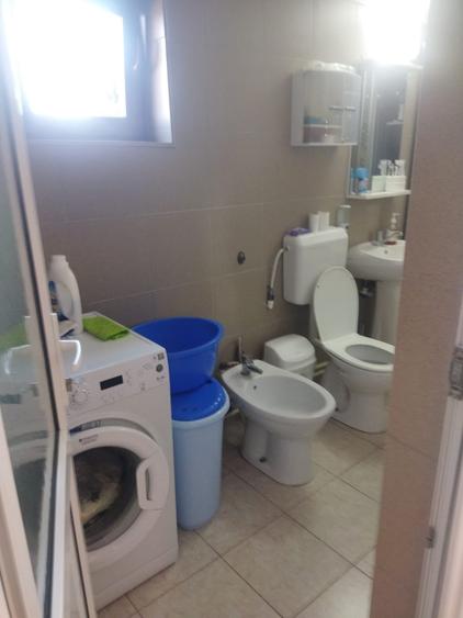 Casă individuală cu 6 camere cu Canalizare în Sărărie