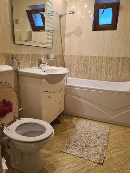Apartament cu 3 camere decomandat în C5