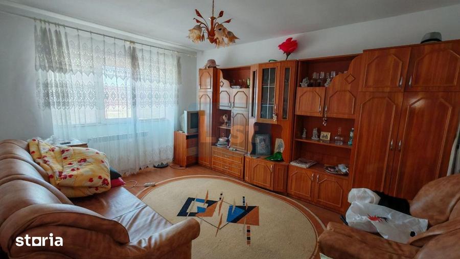 Apartament cu 4 camere decomandat în Gară