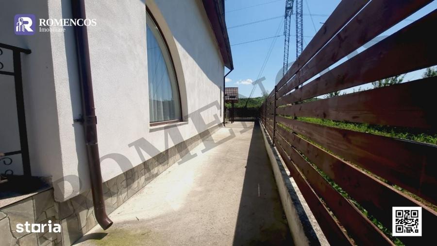 Casă cu 5 camere cu Teren 598 Mp în Călinești