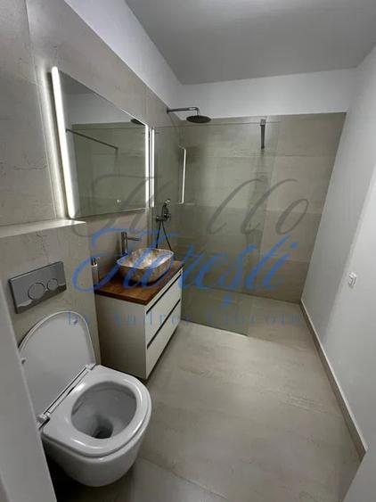 Apartament cu 2 camere semidecomandat, mobilat în Florești