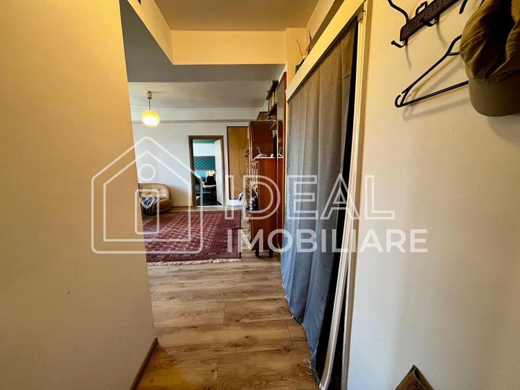 Apartament cu 2 camere semidecomandat, mobilat în Central