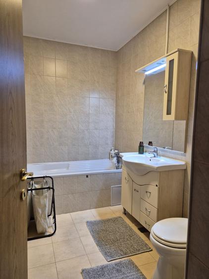 Apartament cu 2 camere decomandat în Florești