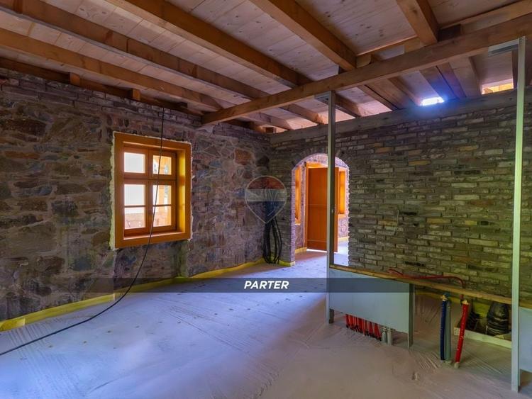 Casă individuală cu 4 camere cu Teren 242 Mp în Firiza