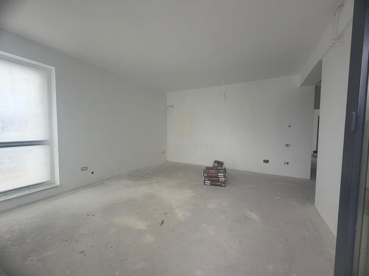 Apartament cu 3 camere semidecomandat, mobilat în Eminescu