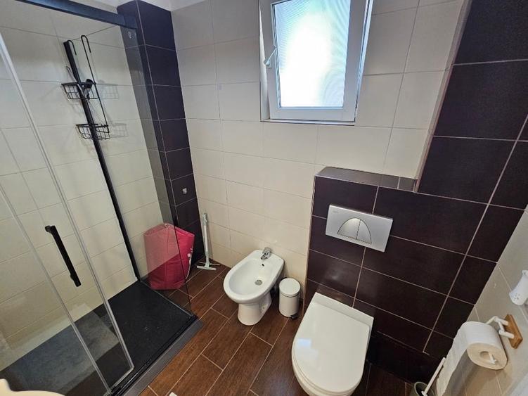 Apartament cu 3 camere semidecomandat, mobilat în 1 Decembrie 1918