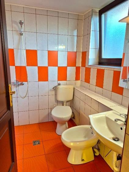 Casă individuală cu 3 camere cu Garaj în Dealu