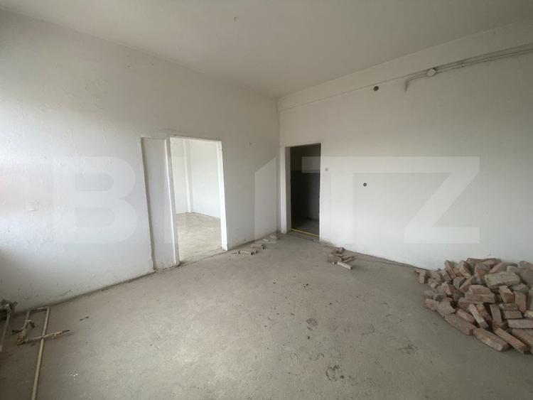 Spațiu comercial, de 488 mp, în Jibou