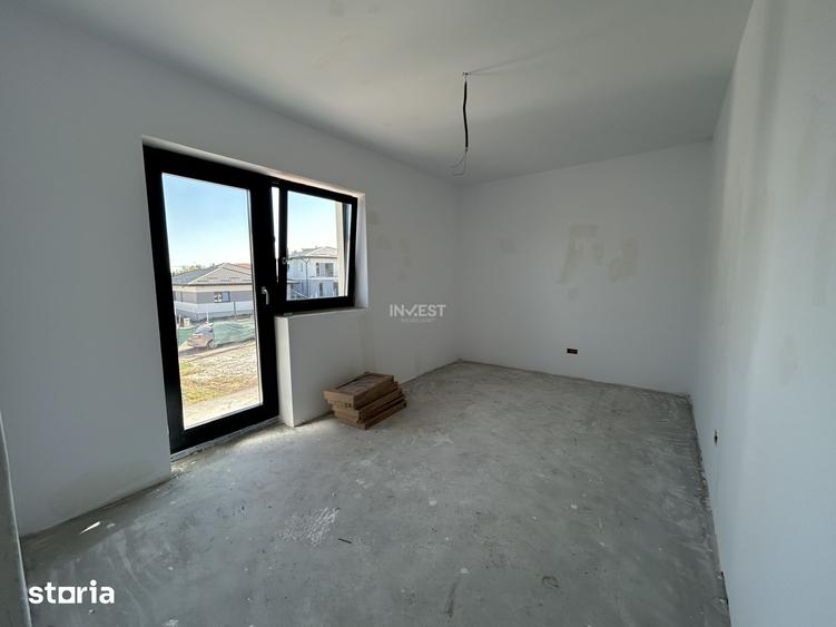 Casă cu 5 camere cu Teren 333 Mp în Rediu