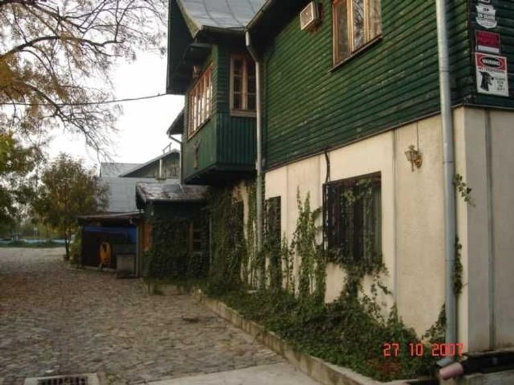 Casă cu 4 camere în Central
