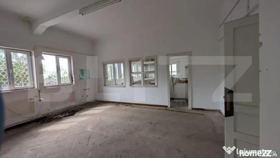 Casă cu 5 camere cu Teren 1216 Mp în Central
