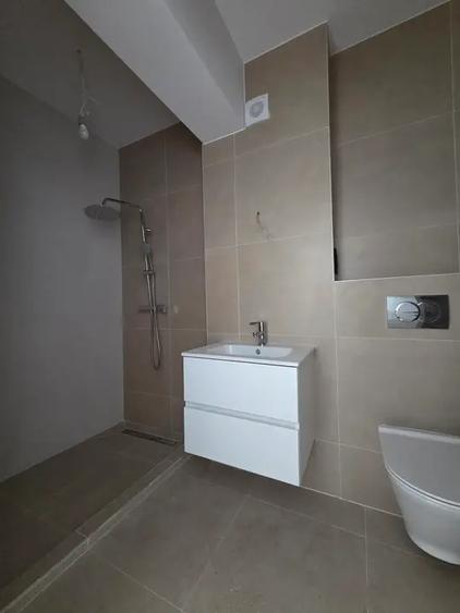 Apartament cu 4 camere decomandat în Theodor Pallady