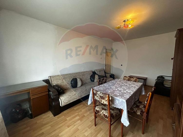Apartament cu 3 camere decomandat în Bogdan Vodă