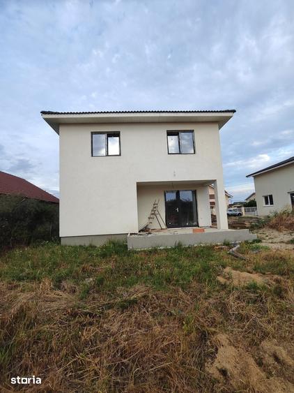 Casă cu 5 camere cu Teren 720 Mp în Bucovăț