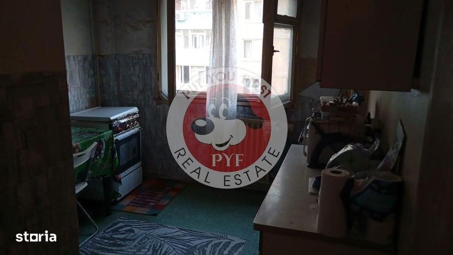 Apartament cu 3 camere decomandat în Rahova