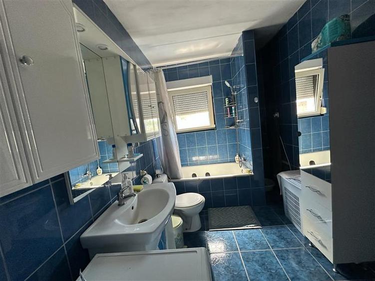 Casă individuală cu 3 camere cu Teren 1438 Mp în Central