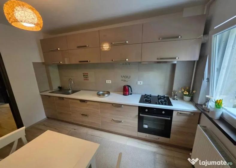 Apartament cu 4 camere decomandat în Tomis Nord