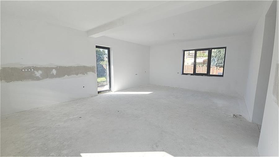 APARTAMENT 3 CAMERE | 102 MP UTILI | GARAJ 24 MP | CURTE 150 MP - 2