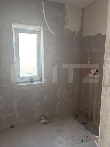 Apartament cu 3 camere semidecomandat în Iris