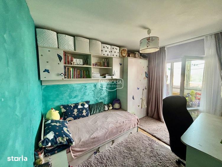 Apartament cu 3 camere semidecomandat în Central