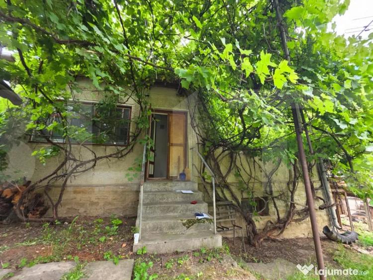 Casă cu 2 camere cu Teren 364 Mp în Angheluș