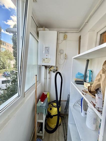 Apartament cu 3 camere decomandat în Astra