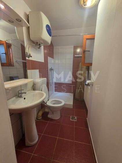 Casă individuală cu 3 camere cu Canalizare în Central