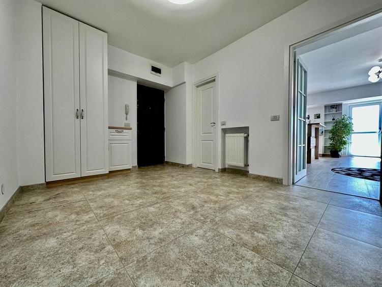 Apartament cu 3 camere decomandat, mobilat în P-ța Alba Iulia