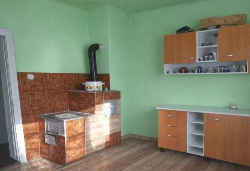 Casă cu 4 camere cu Teren 32 Mp în Deda
