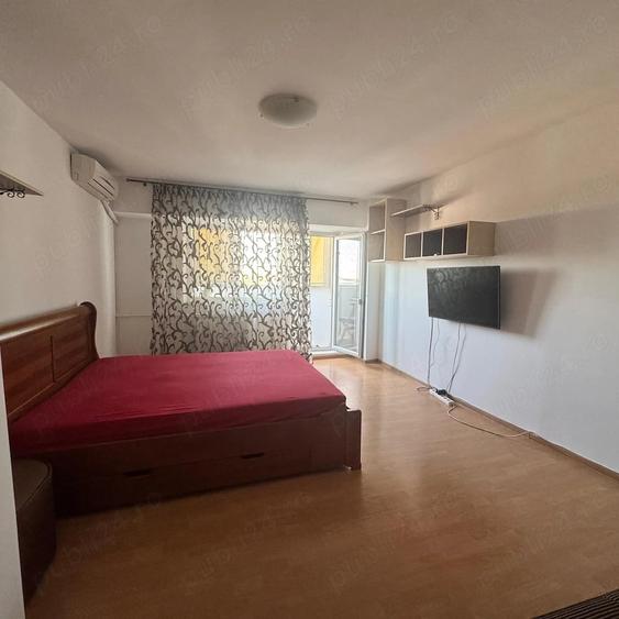 Garsonieră decomandată în 13 Septembrie