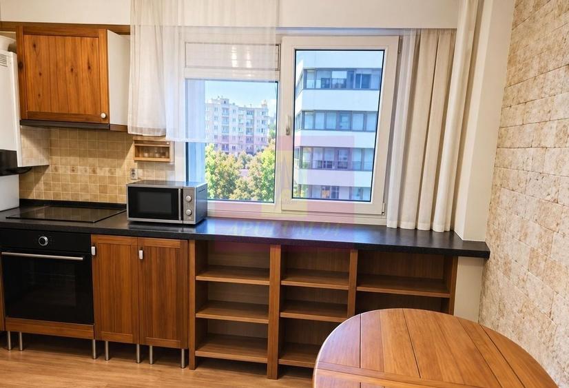 Apartament cu 4 camere decomandat în Decebal