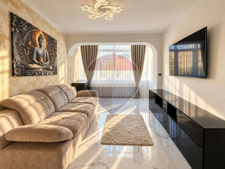 Apartament cu 3 camere semidecomandat, mobilat în Central