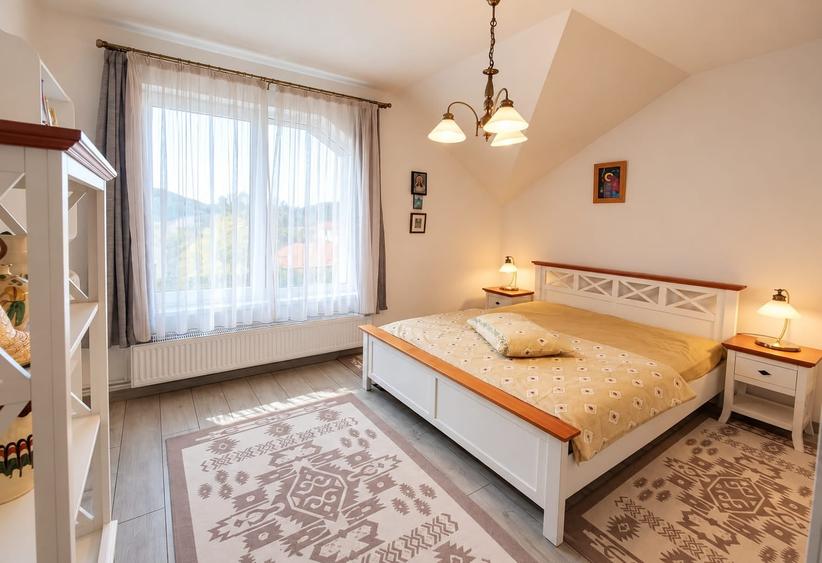 Apartament cu 2 camere semidecomandat în Cristian