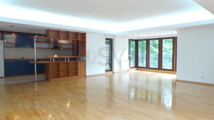 Apartament cu 4 camere decomandat în Aviatorilor
