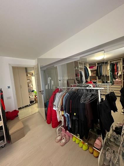Apartament cu 4 camere decomandat, mobilat în Central