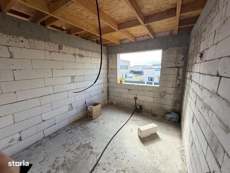 Casă cu 4 camere cu Teren 450 Mp în Central