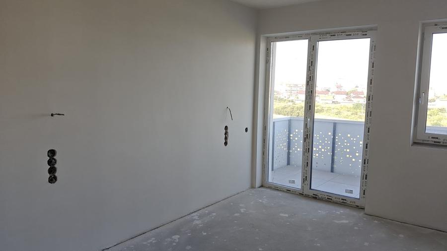 Apartament cu 3 camere semidecomandat în Apahida