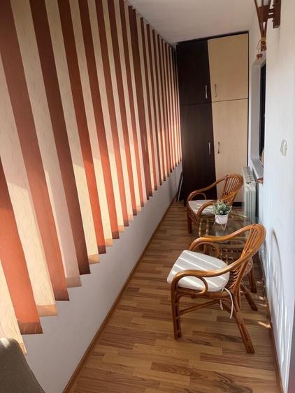 Apartament cu 3 camere decomandat în Exterior Vest