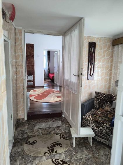 Casă cu 3 camere în Central