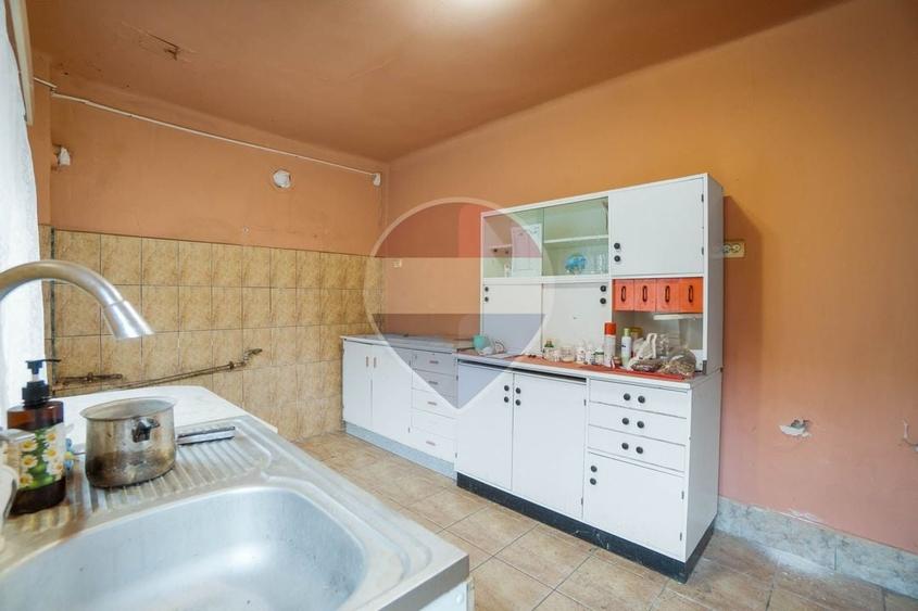 Casă individuală cu 4 camere cu Teren 1680 Mp în Stupini