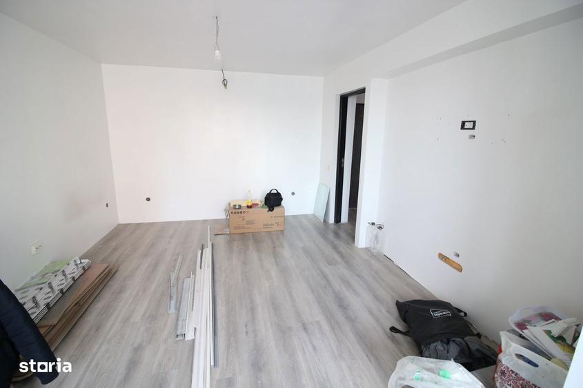 Apartament cu 2 camere decomandat în Micro 20