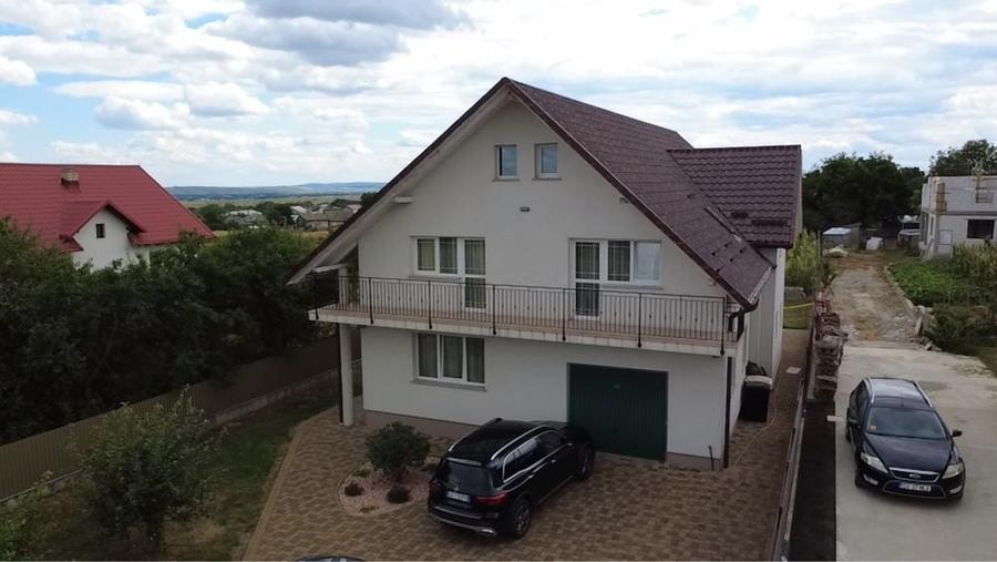 Casă cu 4 camere în Dumbrăveni