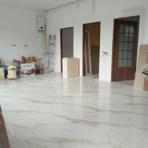 Casă cu 3 camere cu Teren 1000 Mp în Central
