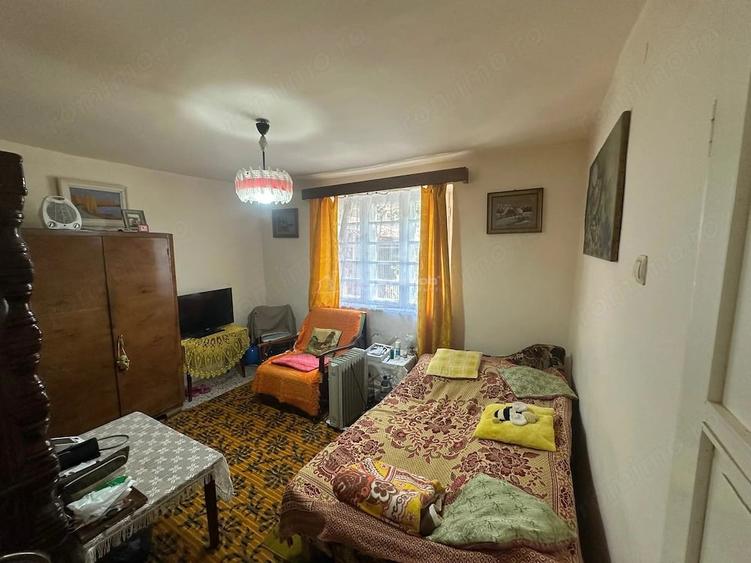 Casă cu 2 camere cu Teren 536 Mp în Central