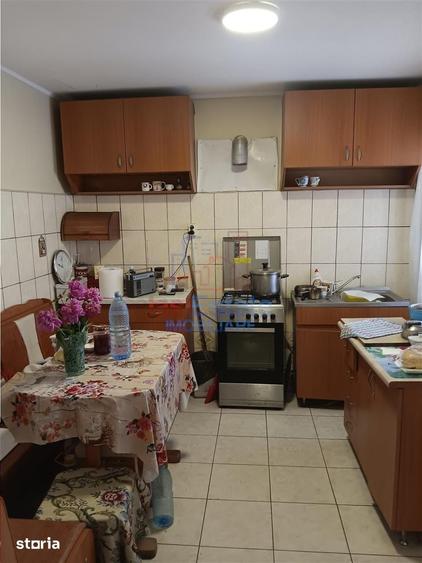 Casă cu 9 camere cu Teren 761 Mp în Popricani