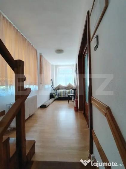 Casă cu 5 camere cu Teren 226 Mp în Sovata