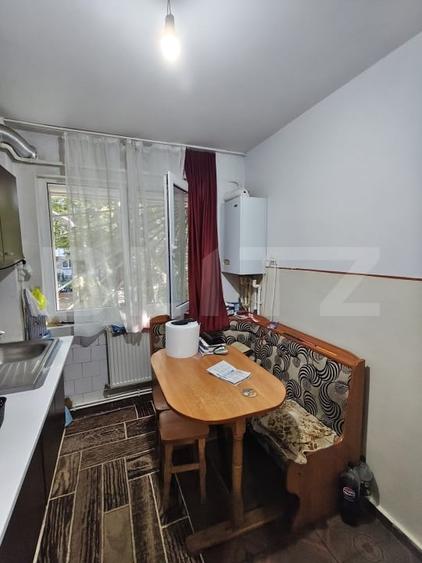 Apartament cu 2 camere semidecomandat, mobilat în Tătărași