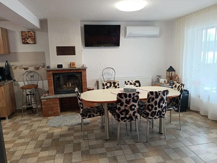 Casă cu 6 camere cu Teren 800 Mp în Central